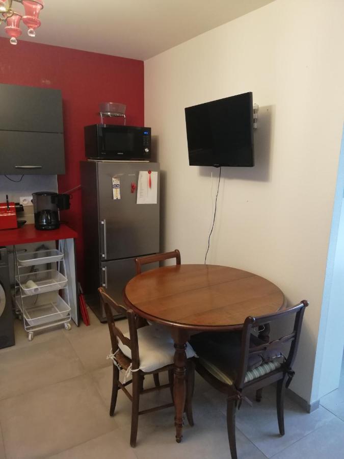 Appartement De Plain Pied Dans La Verdure Yerres Luaran gambar