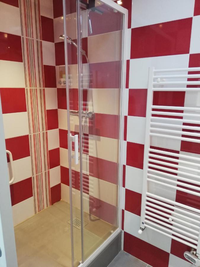 Appartement De Plain Pied Dans La Verdure Yerres Luaran gambar